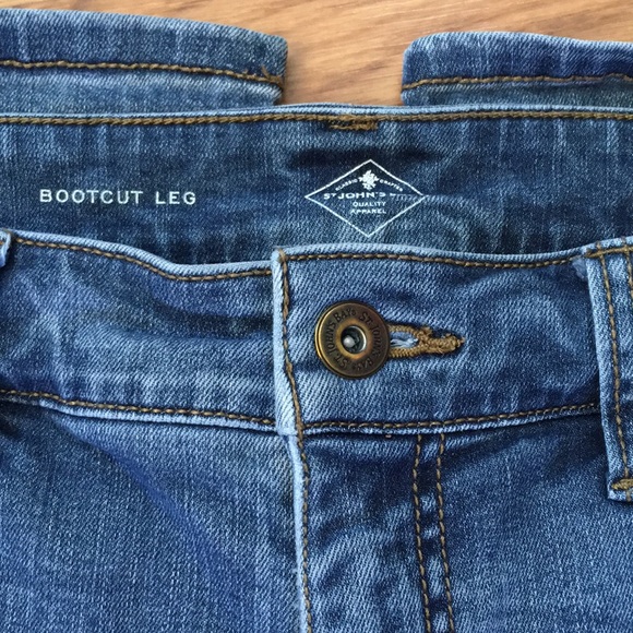 St Johns Bay Straight Leg Jeans Med Wash -Size 10P - Picture 2 of 8